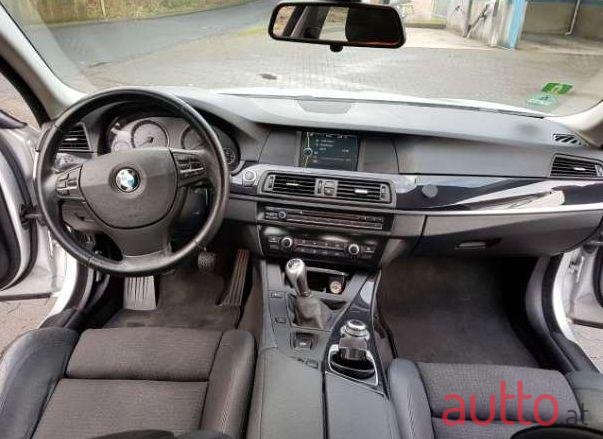 2011' BMW 5Er-Reihe photo #1