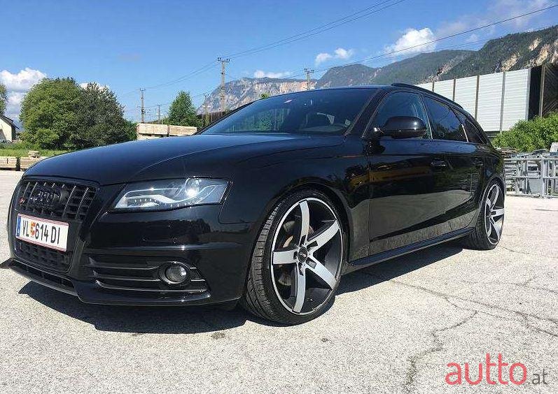 2010' Audi A4 photo #1