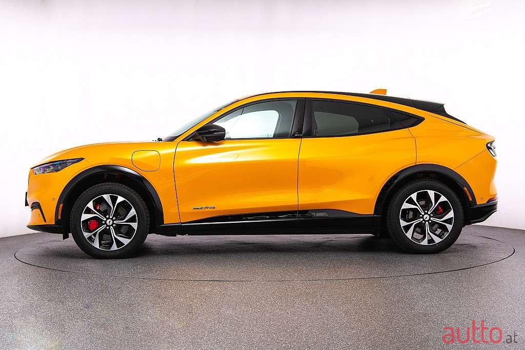 2023' Ford Mustang Mach-E photo #2