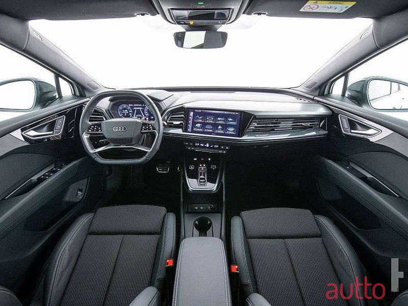 2023' Audi Q4 photo #4