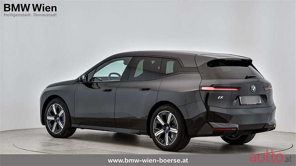 2023' BMW iX photo #3