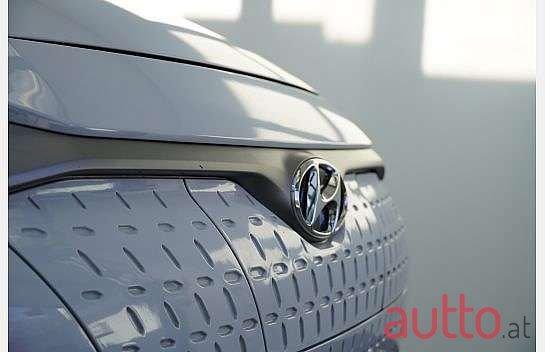 2020' Hyundai Kona photo #3