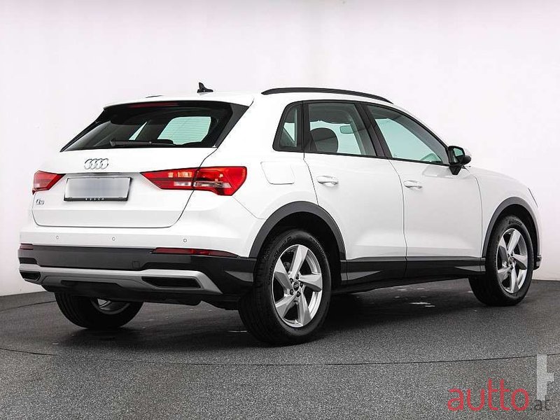 2022' Audi Q3 photo #5