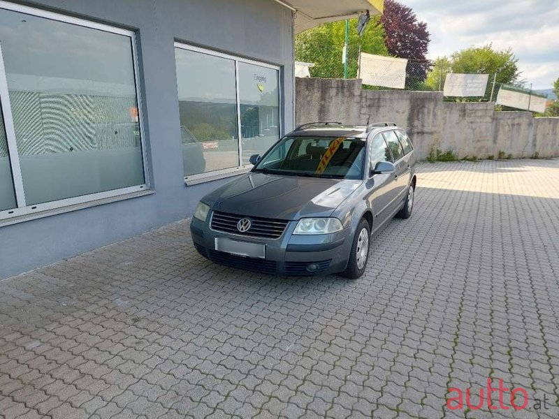 2005' Volkswagen Passat photo #1