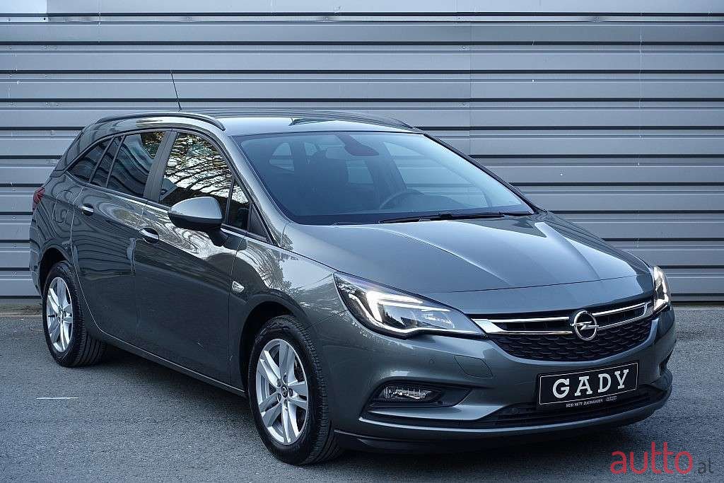 2018' Opel Astra photo #2