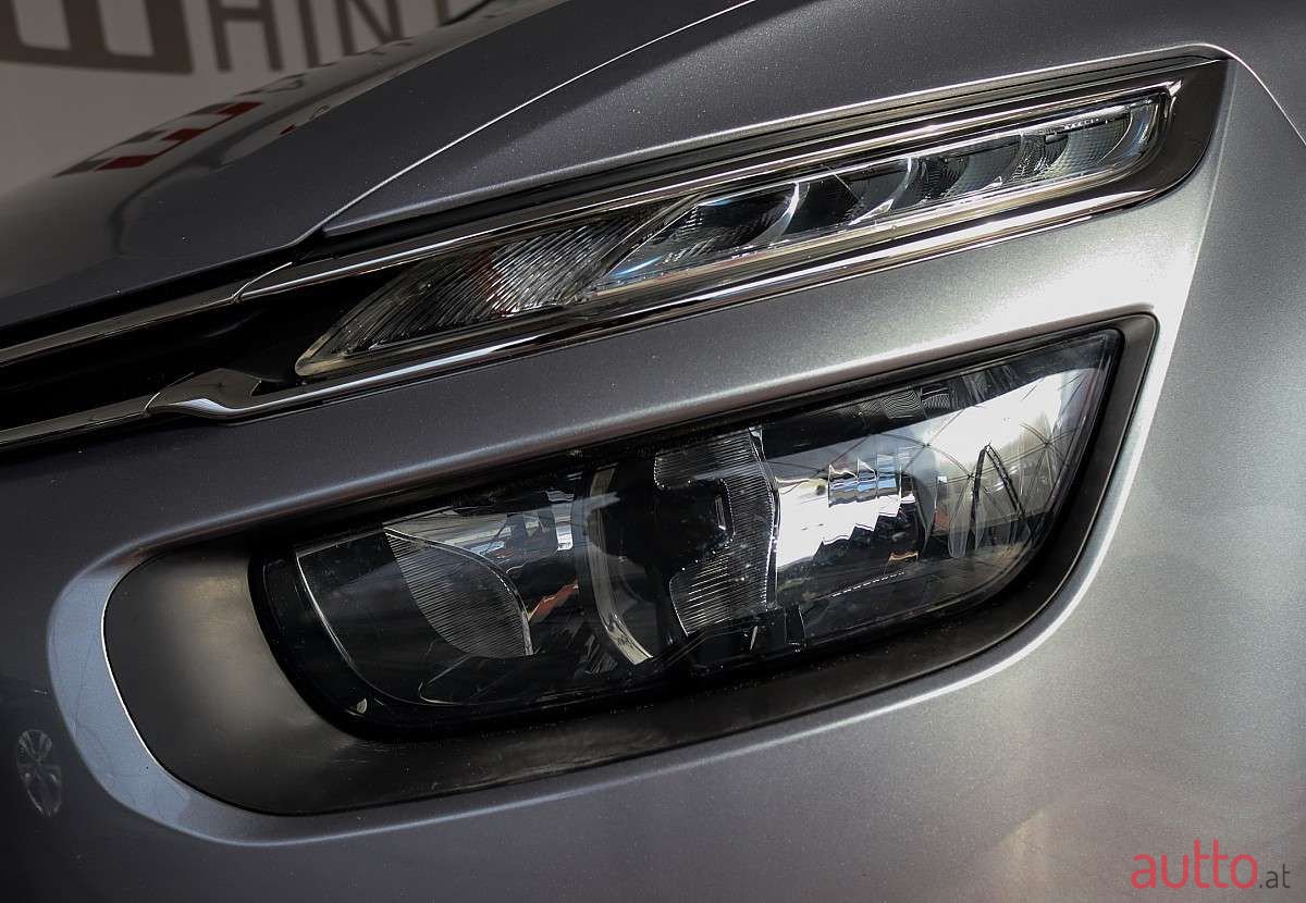 2017' Citroen C4 photo #4