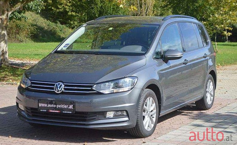 2016' Volkswagen Touran photo #1