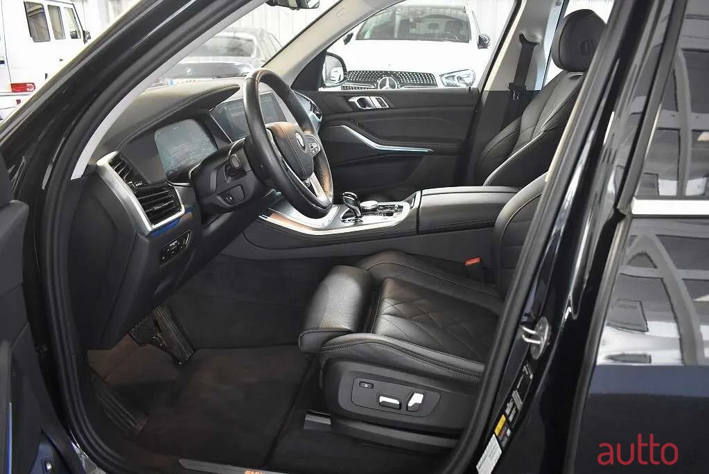 2022' BMW X5 photo #5