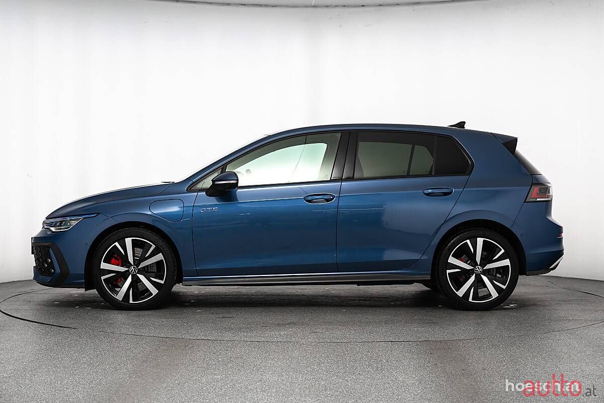 2024' Volkswagen Golf photo #3