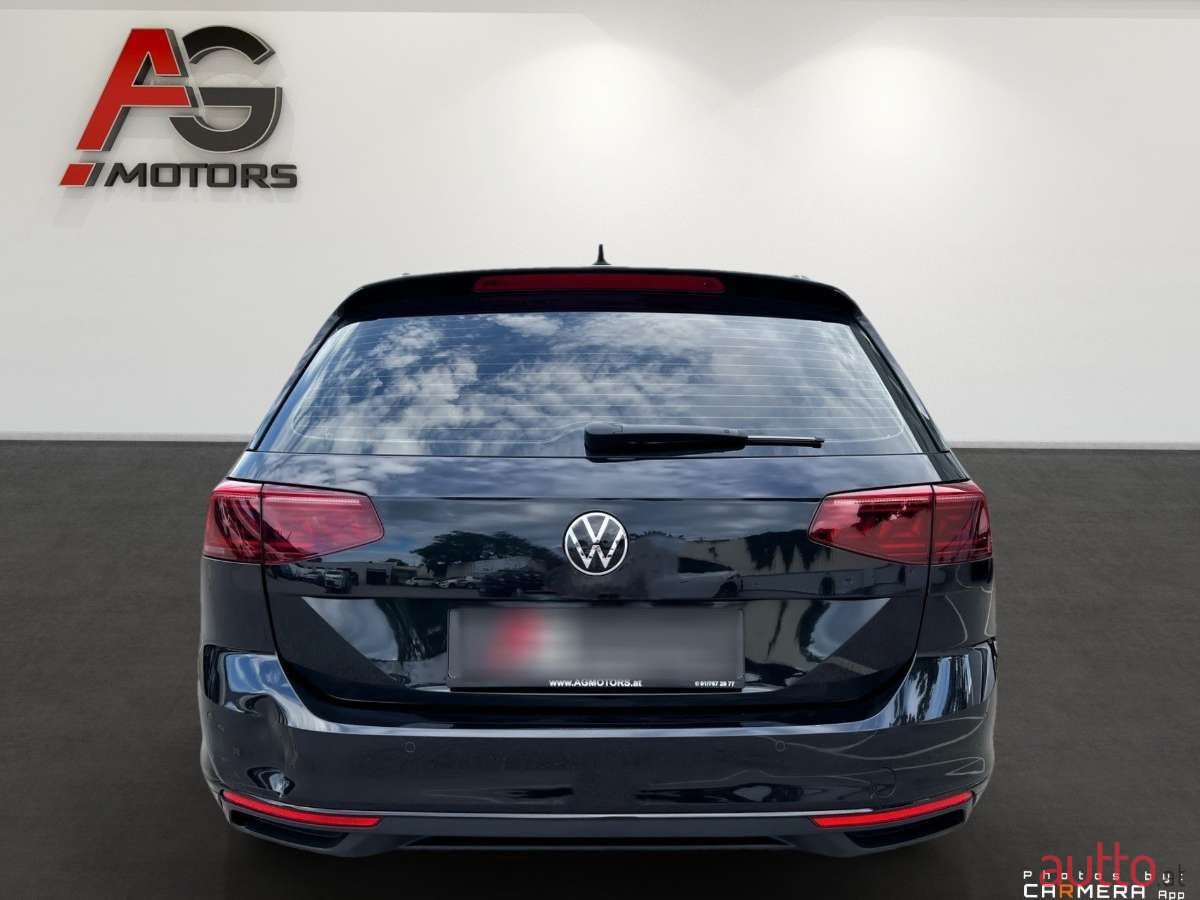 2022' Volkswagen Passat photo #6