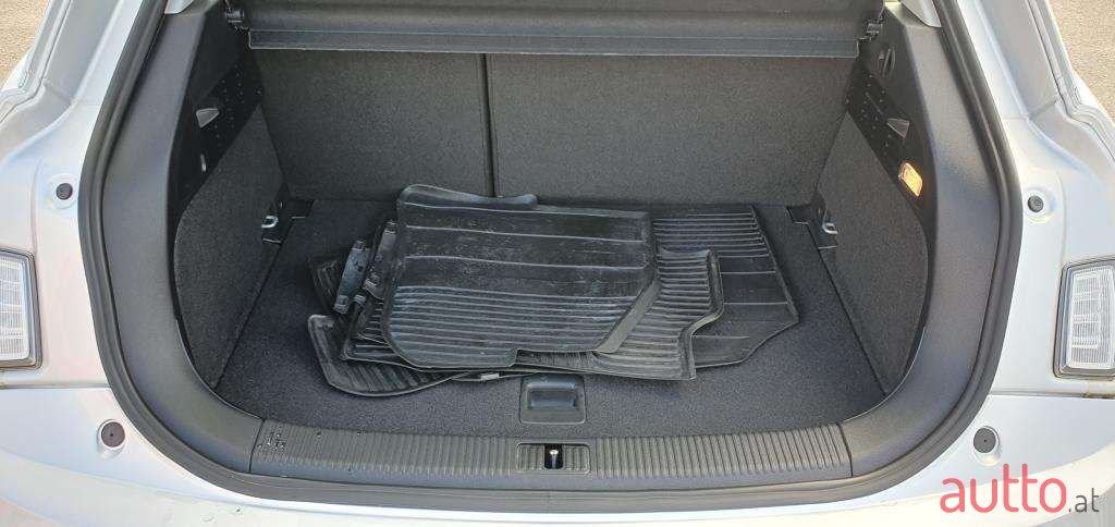 2012' Audi A1 photo #6