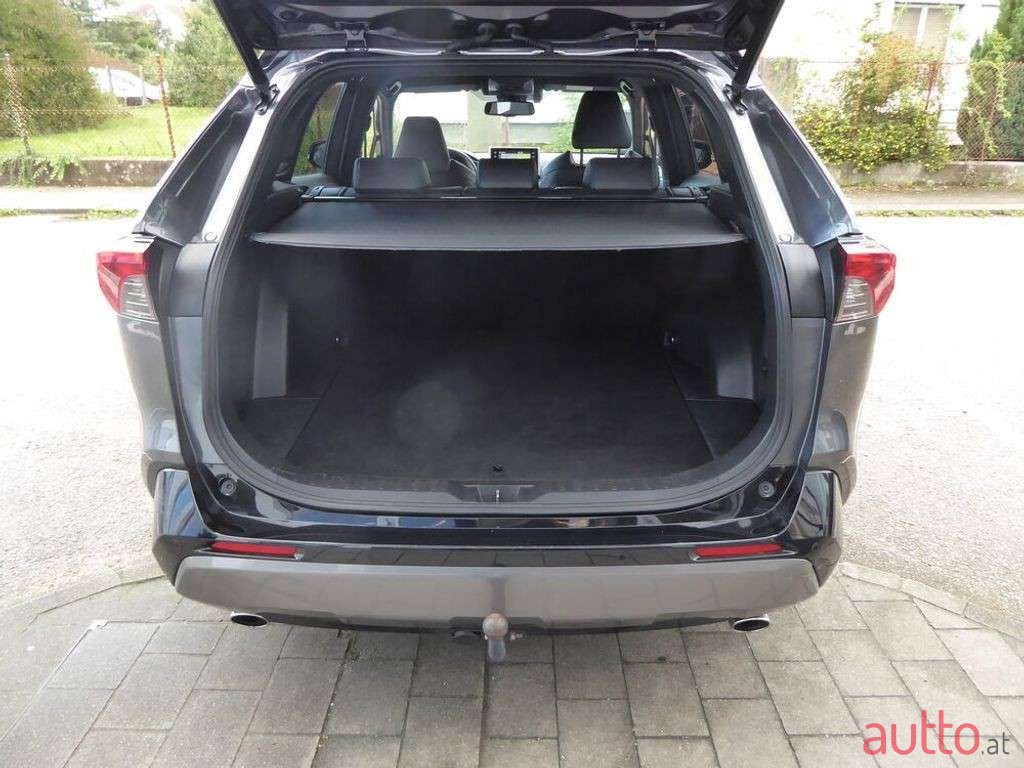 2021' Toyota RAV4 photo #4