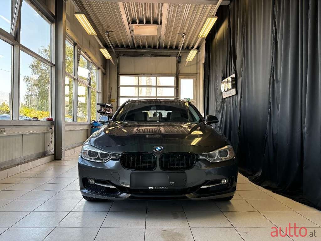 2013' BMW 3Er-Reihe photo #2