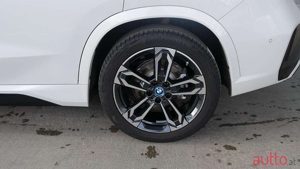 2024' BMW iX1 photo #4