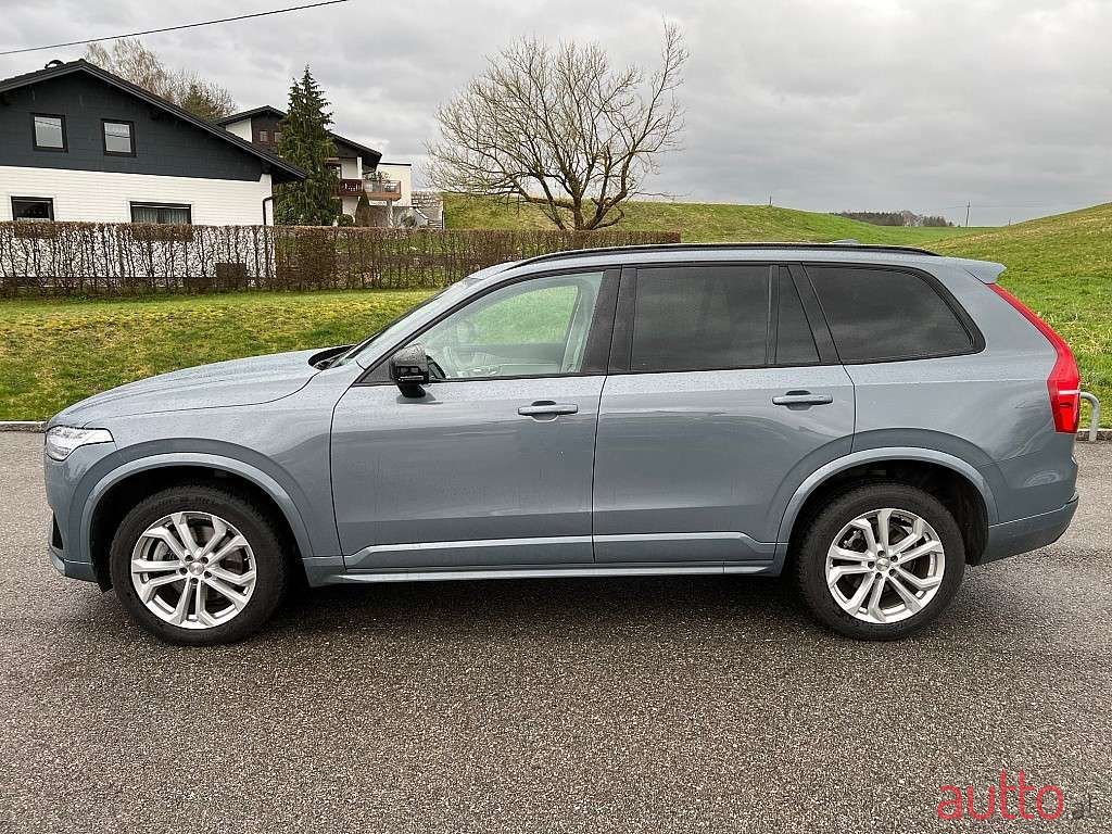 2022' Volvo XC90 photo #2