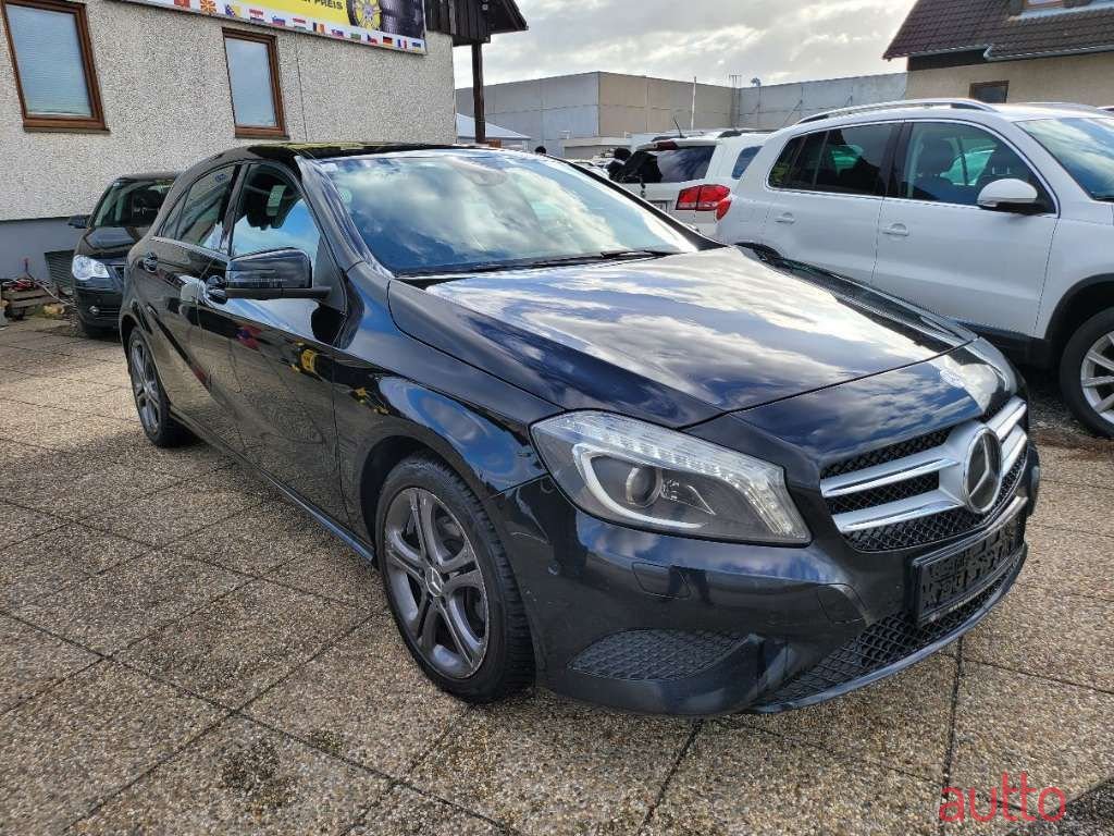 2014' Mercedes-Benz A-Klasse photo #2