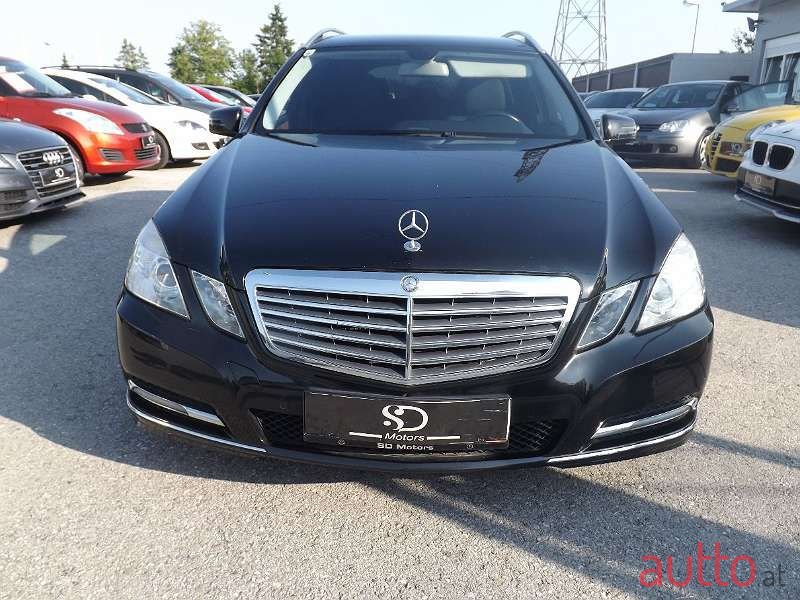 2011' Mercedes-Benz E-Klasse photo #2