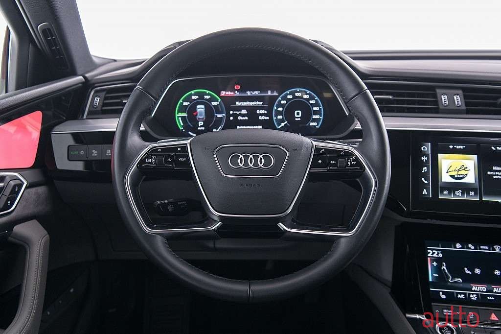 2020' Audi e-tron photo #5