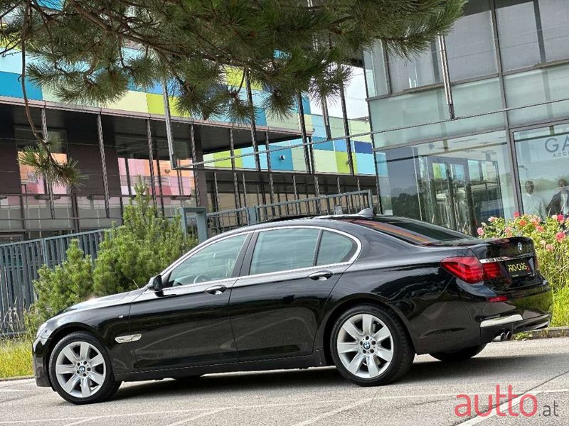 2015' BMW 7Er-Reihe photo #2