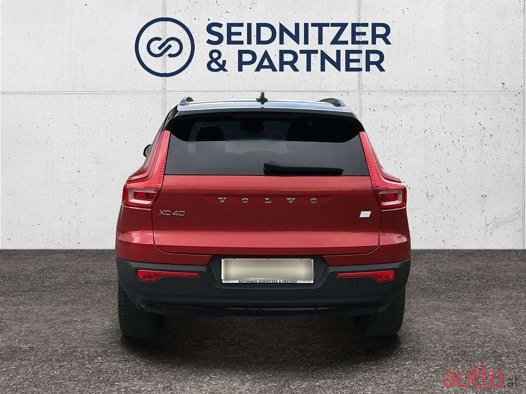 2021' Volvo XC40 photo #5