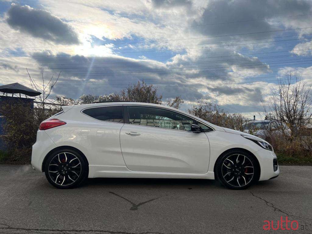 2013' Kia Ceed photo #2