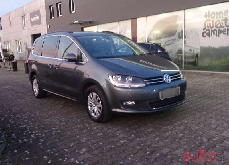 2019' Volkswagen Sharan photo #4