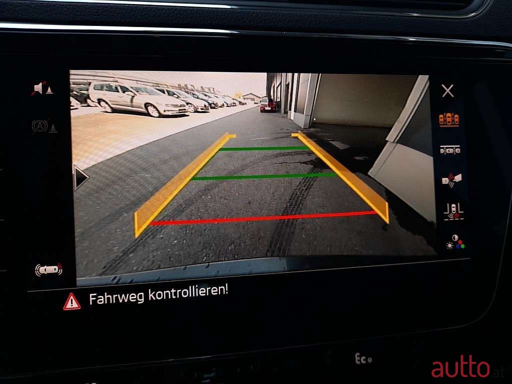 2021' Skoda Superb photo #5