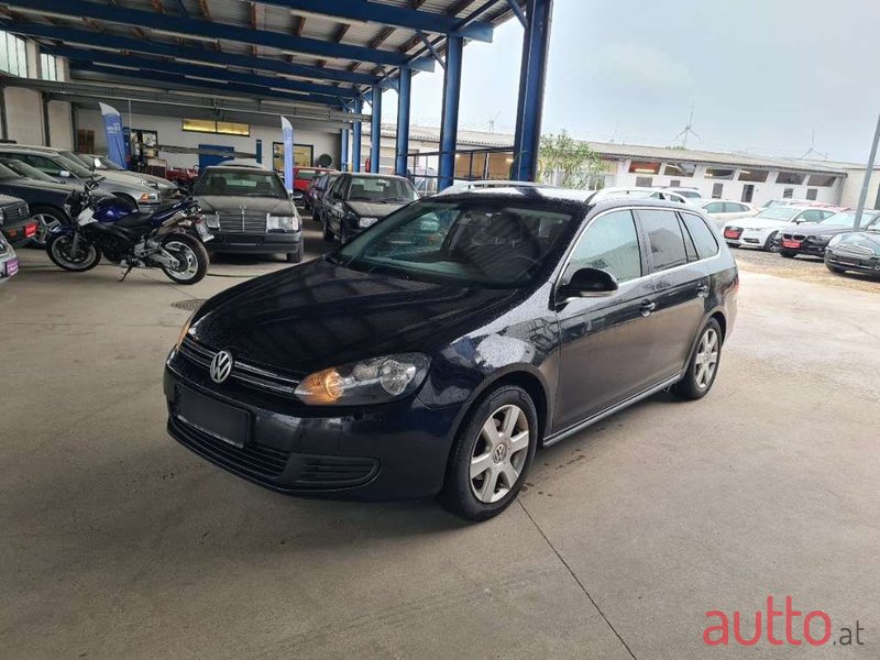 2010' Volkswagen Golf photo #1