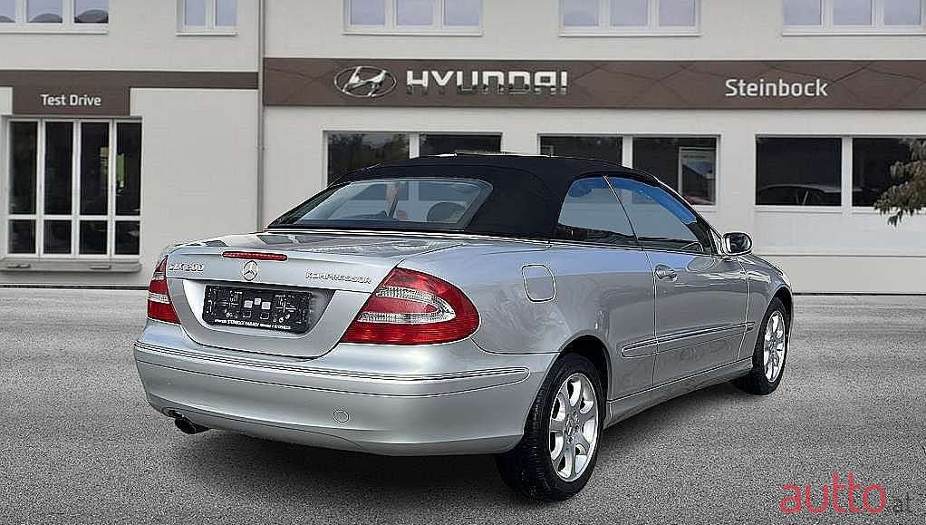 2003' Mercedes-Benz Clk-Klasse photo #2