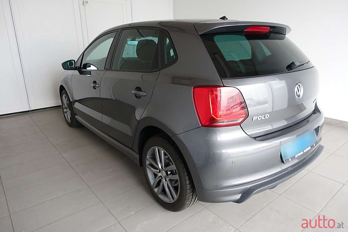 2015' Volkswagen Polo photo #5