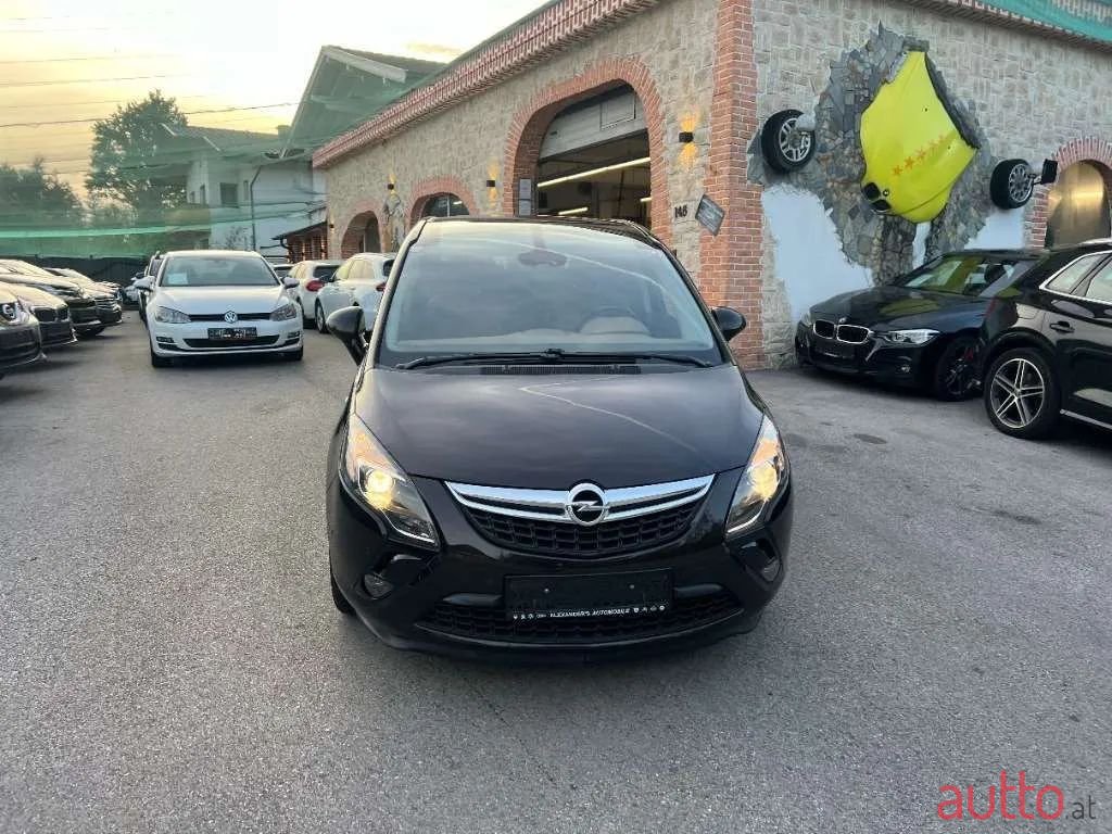 2013' Opel Zafira photo #5
