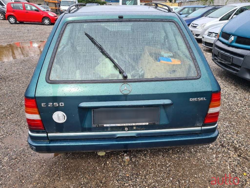 1995' Mercedes-Benz E-Klasse photo #3