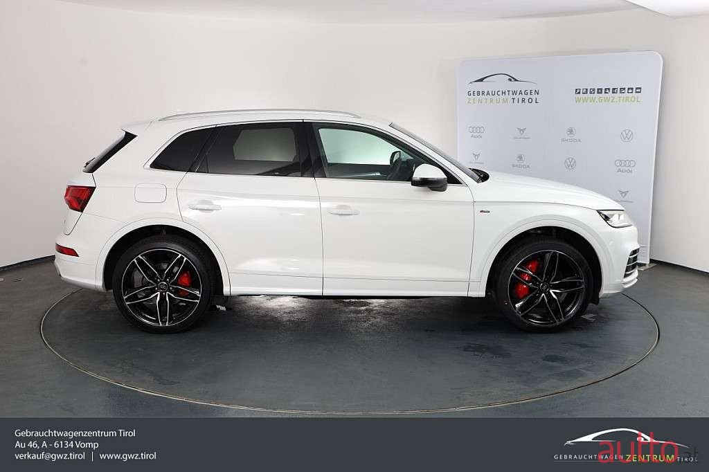 2020' Audi Q5 photo #5