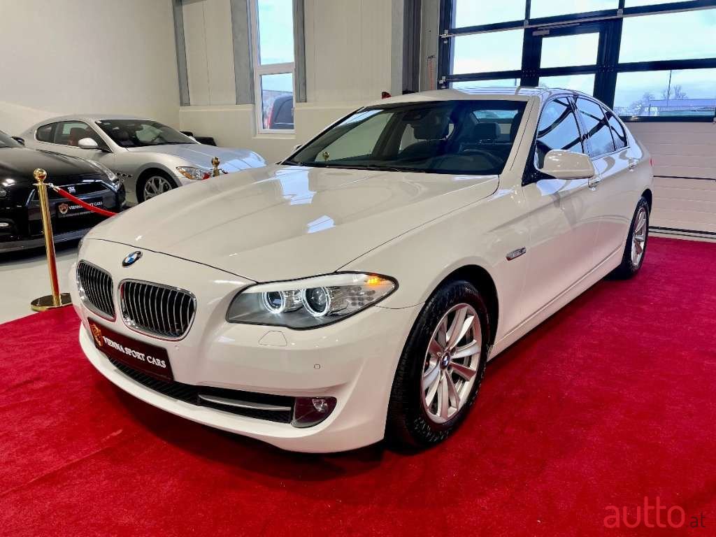 2011' BMW 5Er-Reihe photo #2