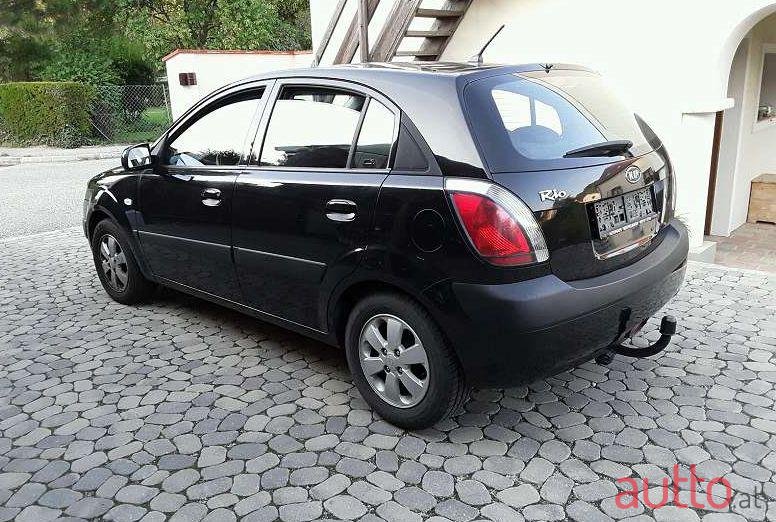 2009' Kia Rio photo #1