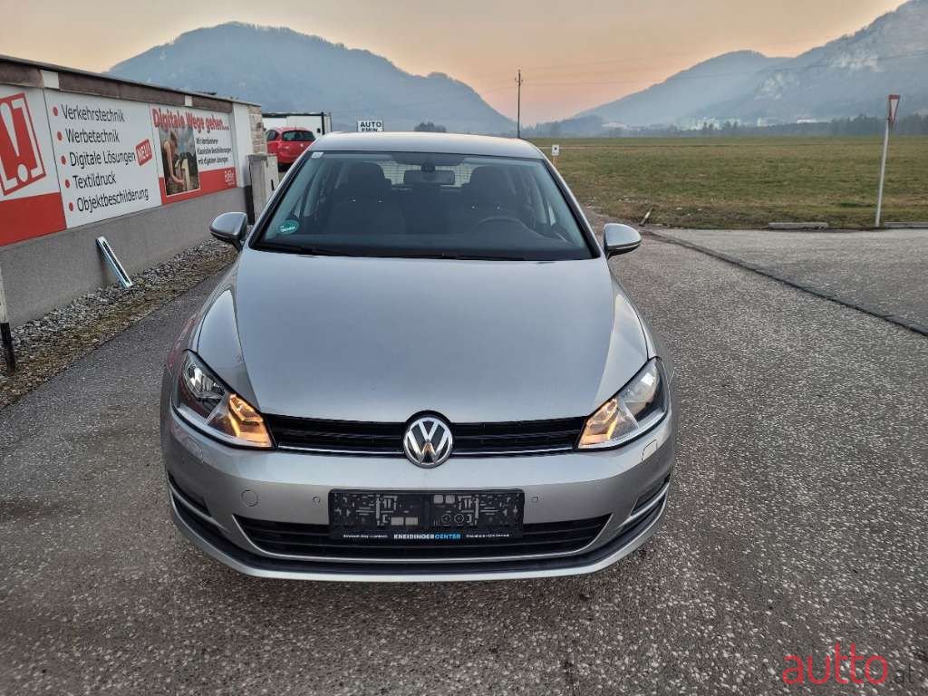 2014' Volkswagen Golf photo #2