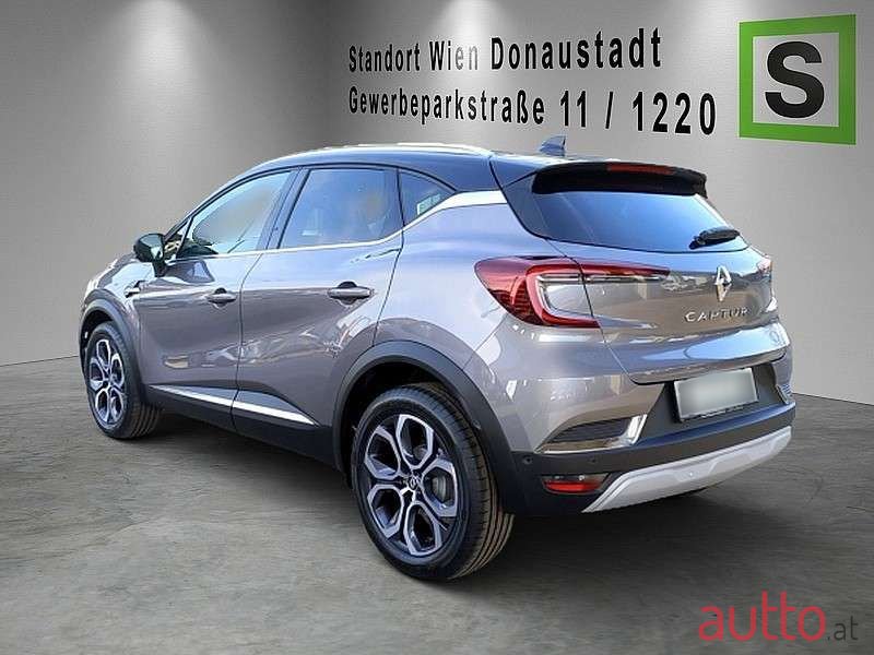 2024' Renault Captur photo #2