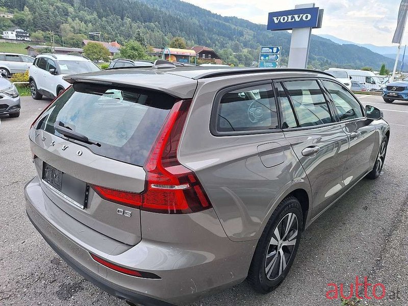 2020' Volvo V60 photo #5