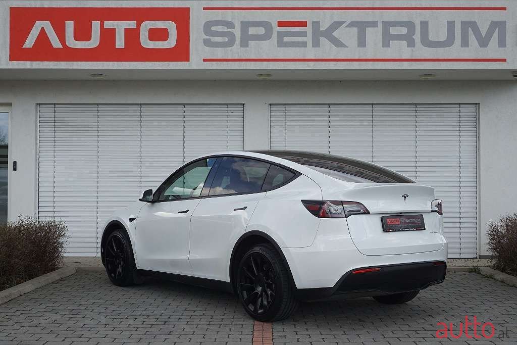 2023' Tesla Model Y photo #3