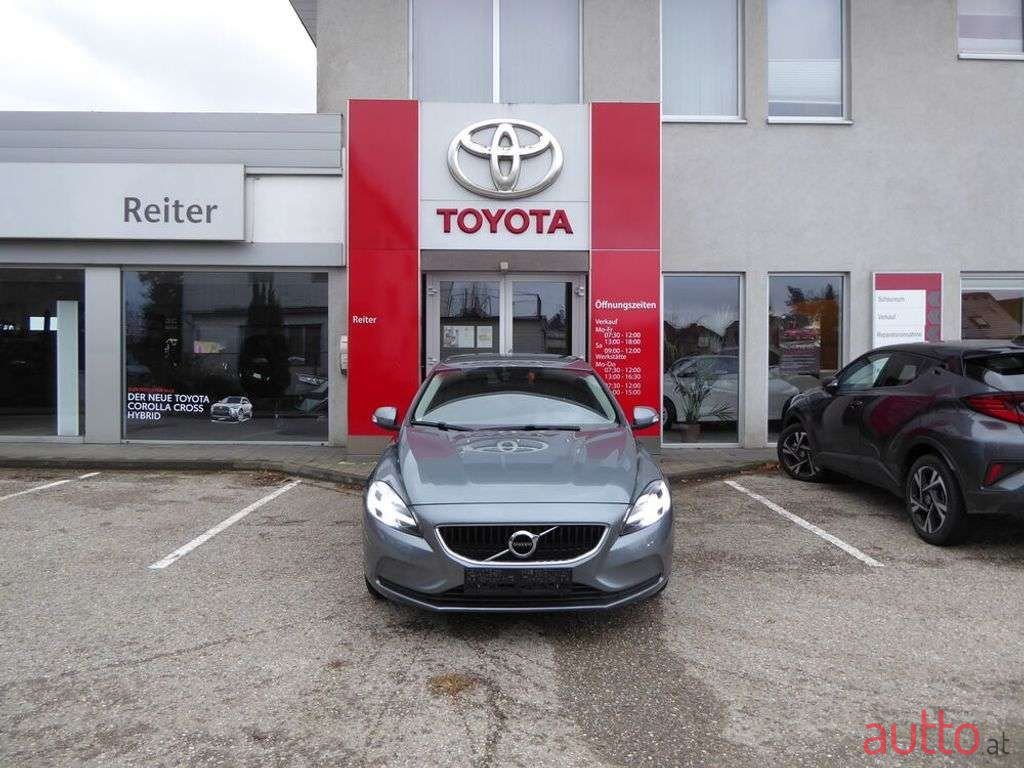 2018' Volvo V40 photo #1