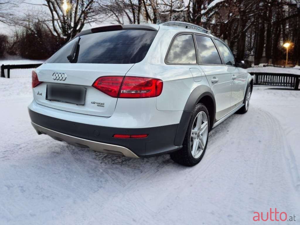 2012' Audi A4 Allroad photo #2