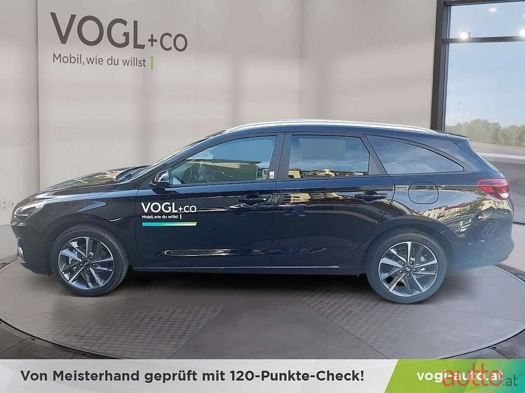 2022' Hyundai i30 photo #2