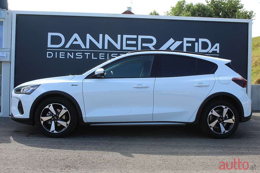 2023' Ford Focus photo #3